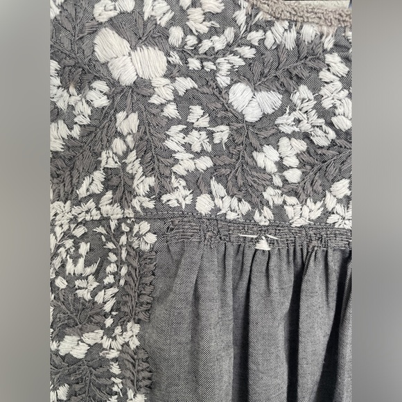 Mi Golondrina embroidered dress - Picture 4 of 4